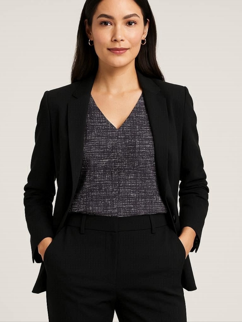 Banana Republic Tailored Top Black and Silver Textured V-Neck Office Wear Sz 6